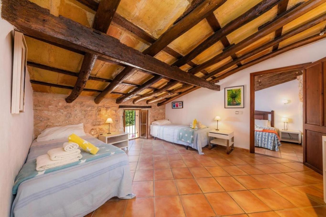 Es Rafalet Country house *